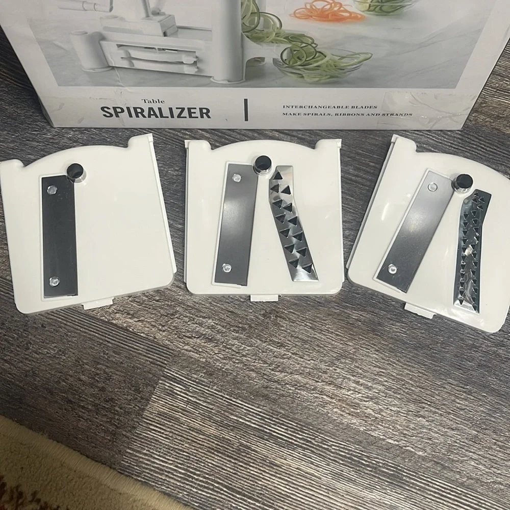 Marta Steward table spiralizer